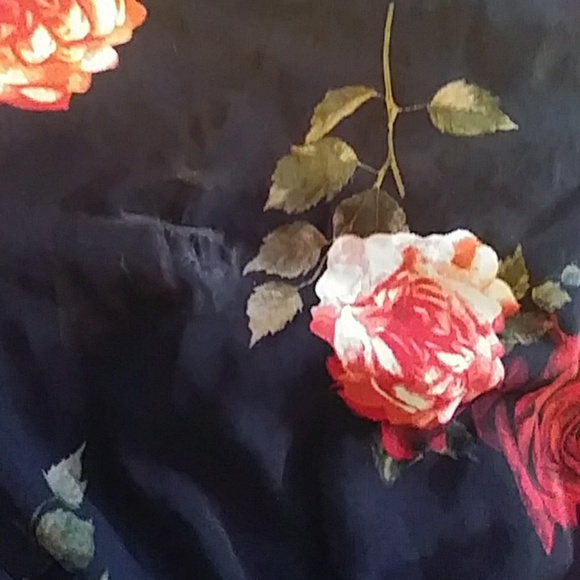 Red Rose dress - Picture 5 of 5